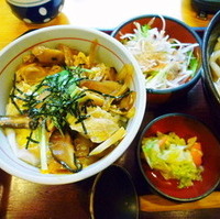 親子丼ときつねうどんのセット