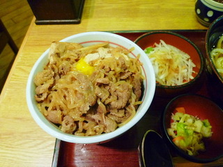 すき焼き丼ときつねうどんのセット