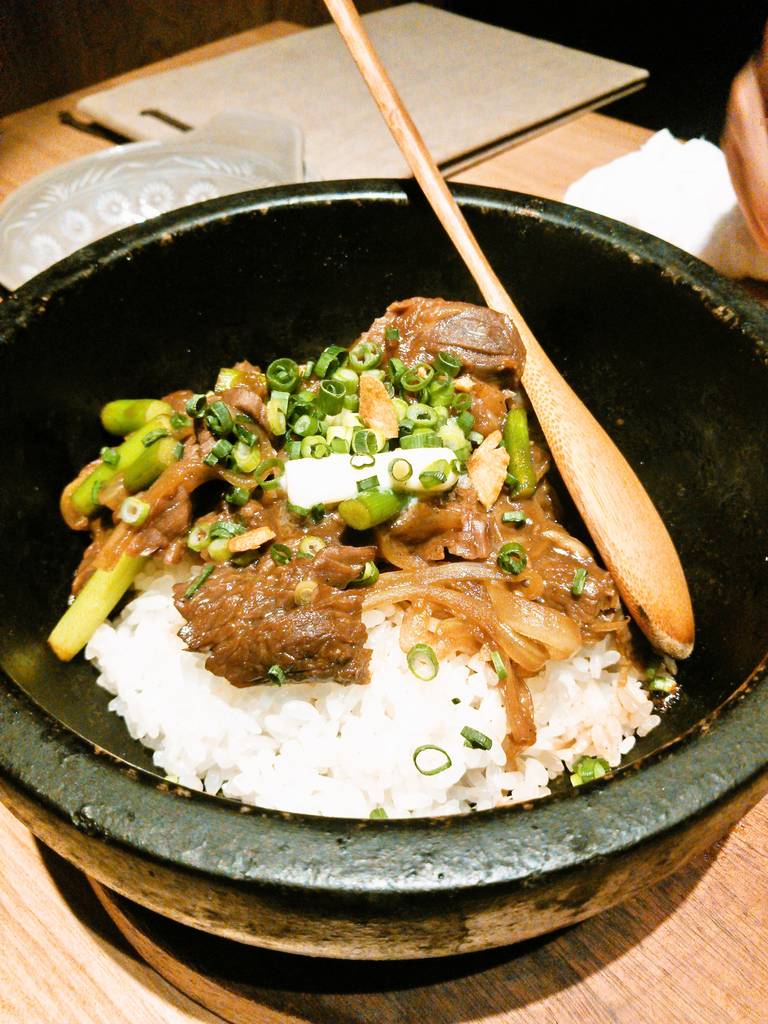 熟成ハラミの石焼きにんにく飯