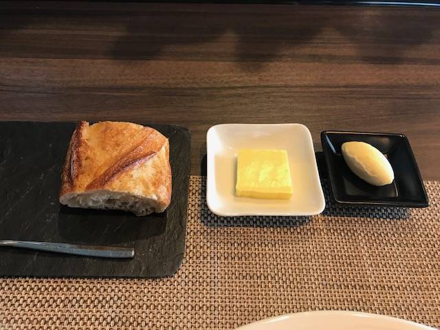 パンと２種のバター