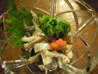 まぐろのかわの湯引き