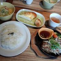 ハンバーグ定食