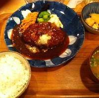 自家製ハンバーグ