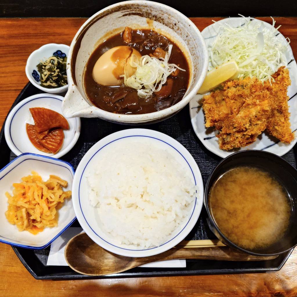 どて煮込み+カキフライ3P定食