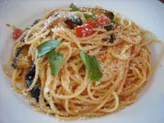 トマトとなすのパスタ