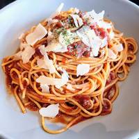 削りパルメザンチーズのボロネーゼ