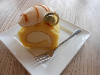 安納いものロールケーキ