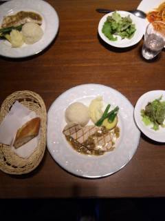 カジキマグロのグリル　プロバンス風ヴィネグレットソース