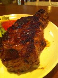 特選牛鉄板サーロインステーキ