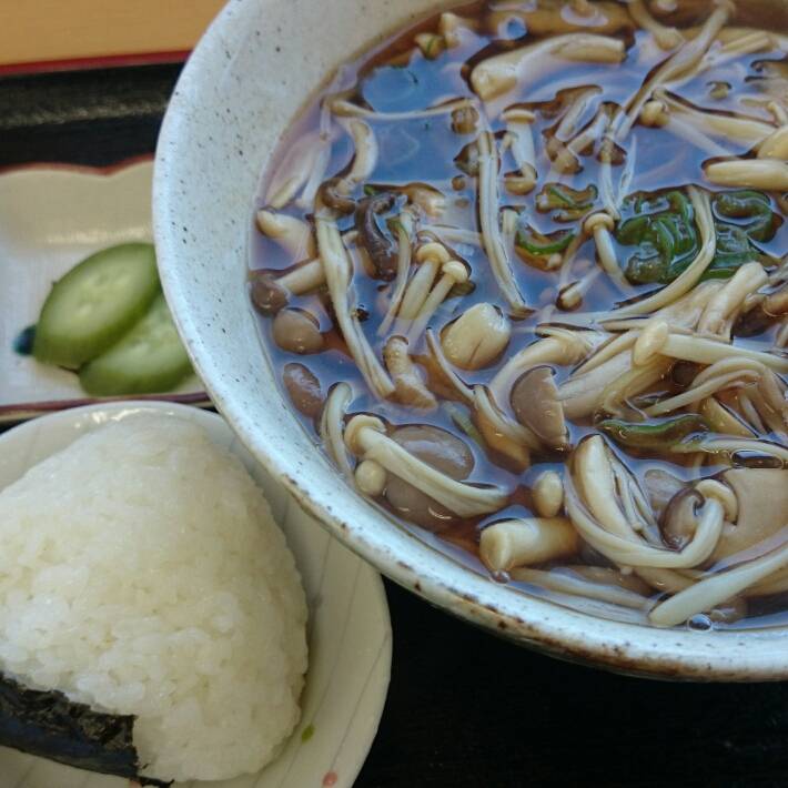 あんかけきのこそば塩むすびセット