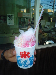 カキ氷　イチゴミルク