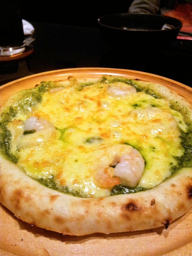 自家製生地のピザ