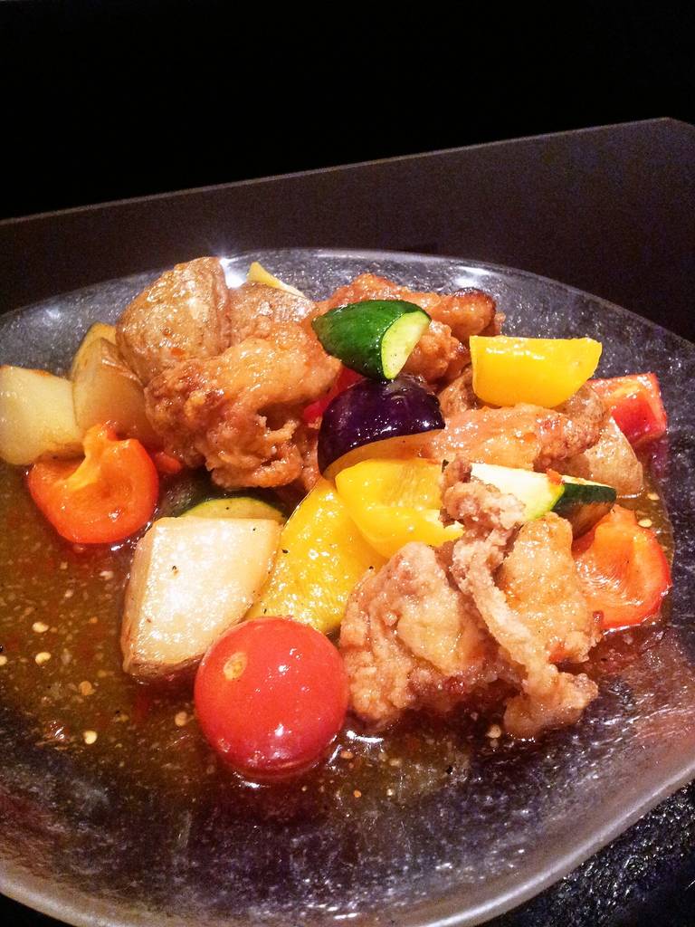 彩り野菜と地鶏のスウィートチリ炒め