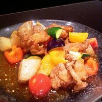 彩り野菜と地鶏のスウィートチリ炒め