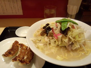 野菜ちゃんぽんと餃子のセット