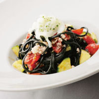 イカ墨を練り込んだタリオリーニ