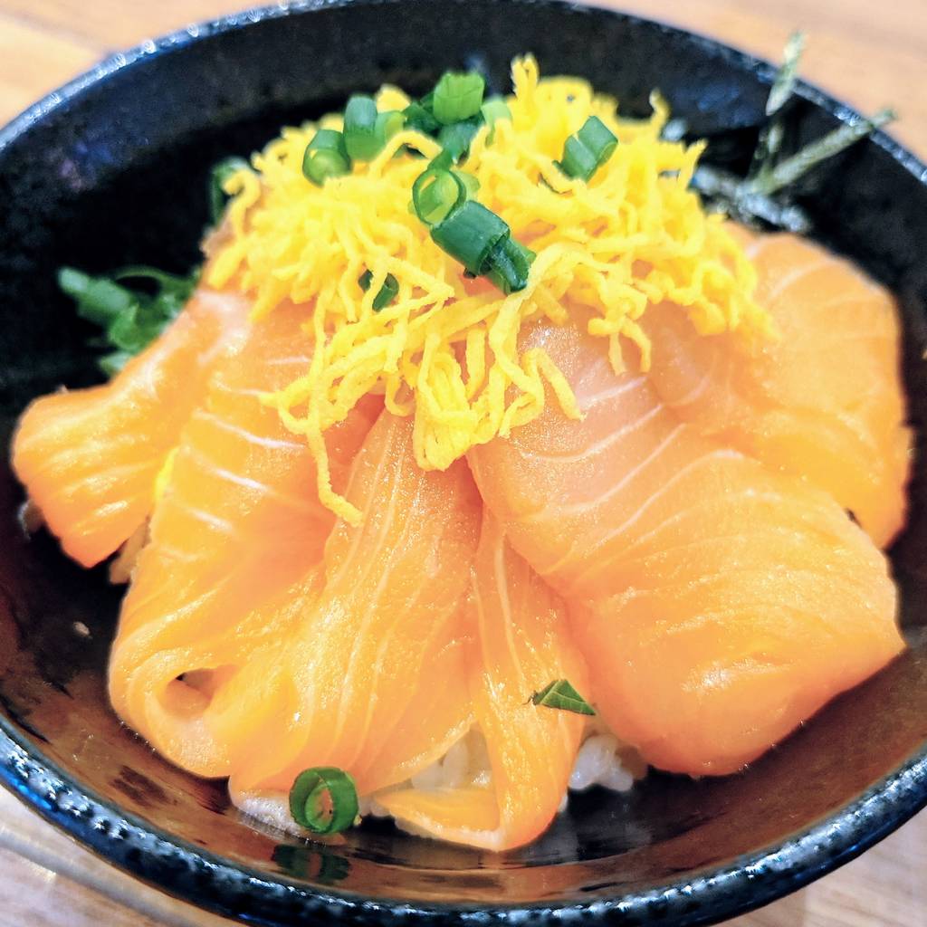 サーモン丼