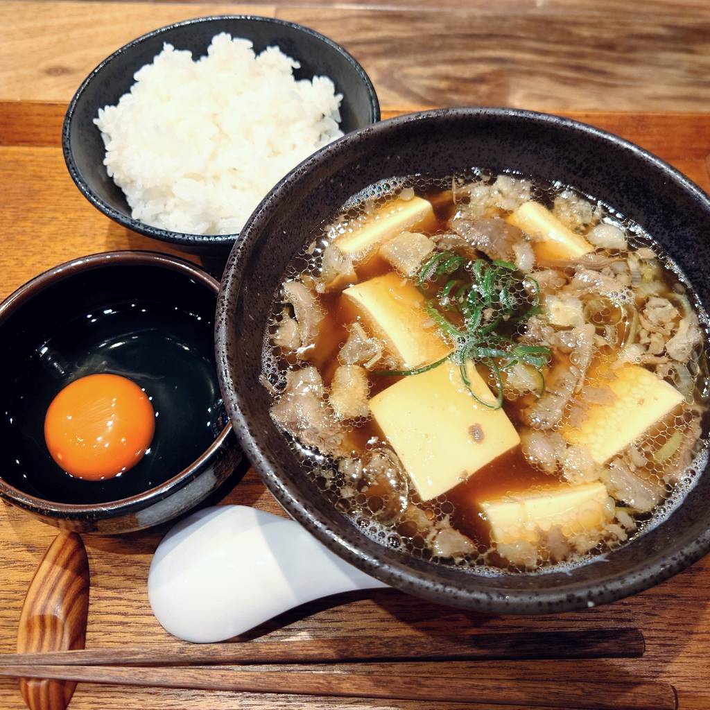 肉吸い マキシマムこいたまごの卵かけご飯付き