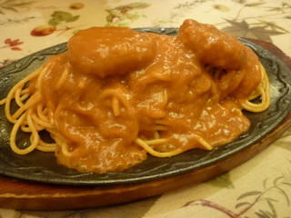 鉄板焼きスパゲティ　カニコロッケのトマトソース