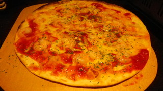 小海老とトマトのクリスピーピザ