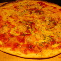 小海老とトマトのクリスピーピザ