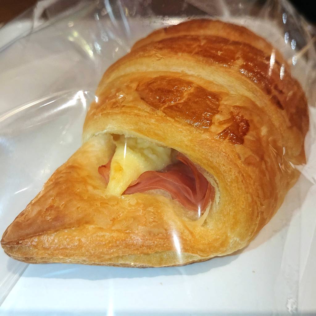 ハムチーズクロワッサン