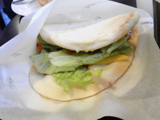 ベジピッツァ　ビーフストロガノフ