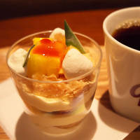 ベリーレアチーズケーキ