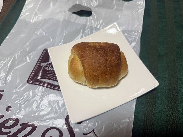 塩バターロール