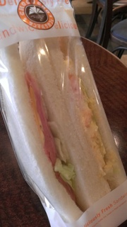 プリプリエビ＆ハムチーズサンド