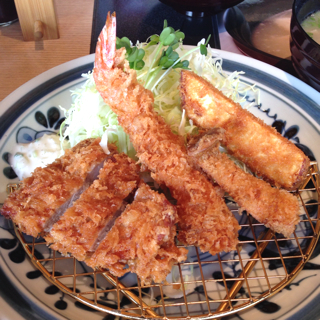 エビフライとロースかつランチ