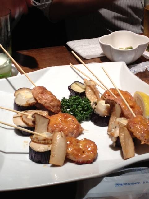 つくねの特製タレ焼き、帆立と秋茄子の味噌ネーズ焼き、エリンギ茸のガーリック醤油焼き