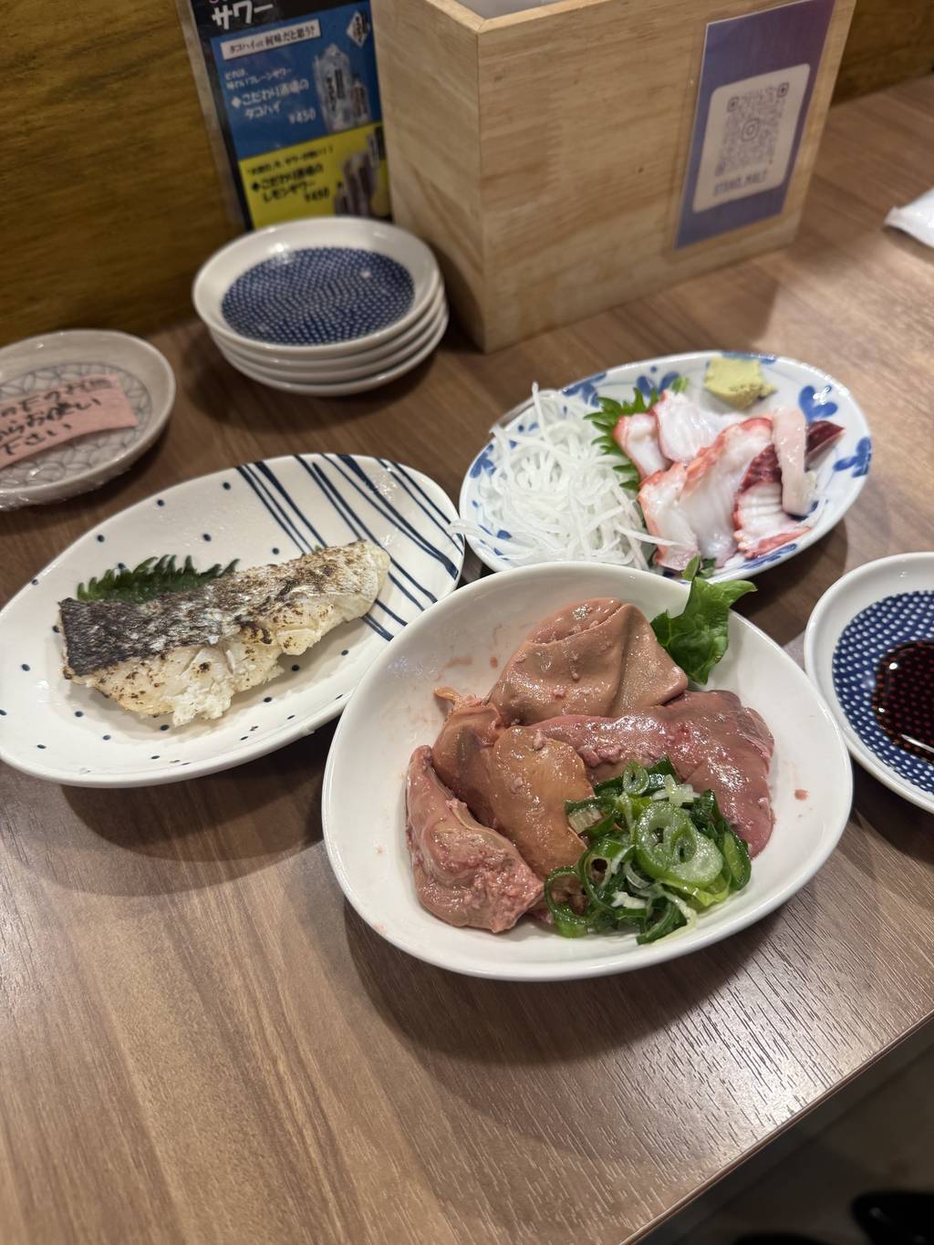 鶏レバーのコンフィ焼きさわらたこのお造り