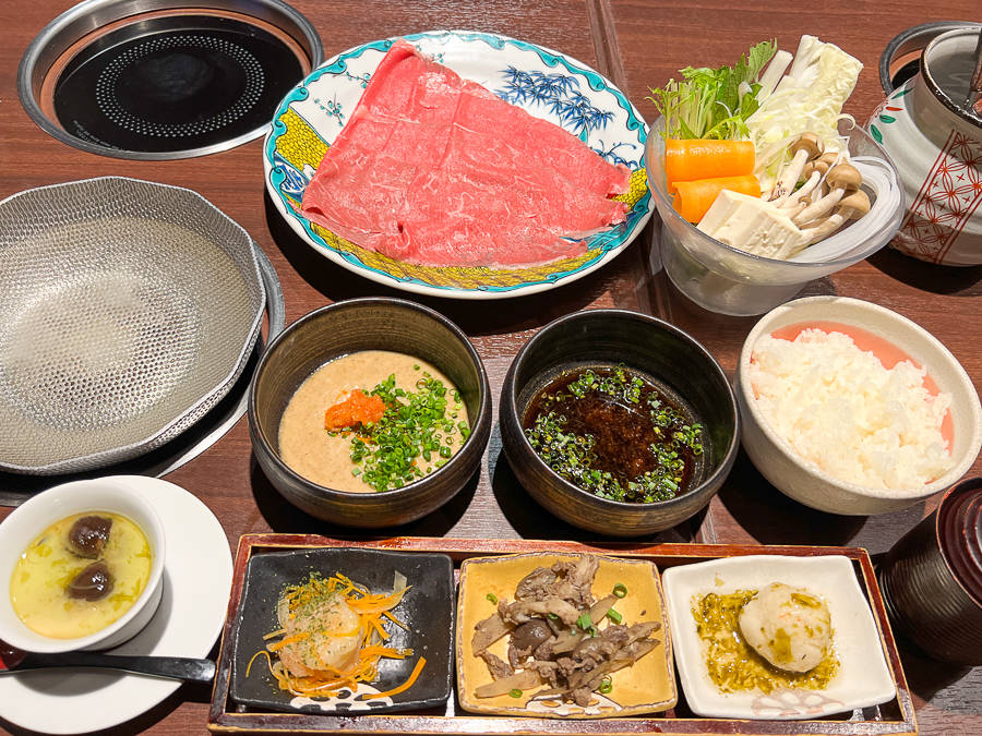 黒毛和牛赤身ロースしゃぶしゃぶ御膳　１２０ｇ…４，３７８円