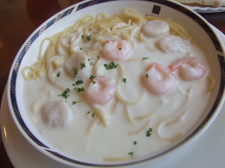 海老と帆立のホワイトソースパスタ