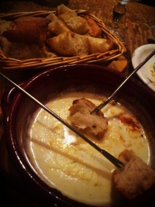 いろんなチーズのクリームフォンデュ