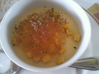 お箸でいただく１２種和風フルコース　とうもろこしのブランマンジェ　ジュレ添え