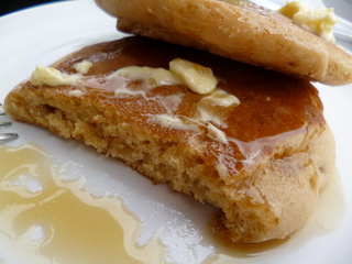 バナナとくるみのパンケーキ