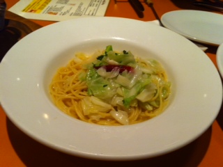 キャベツとアンチョビのペペロンチーノ