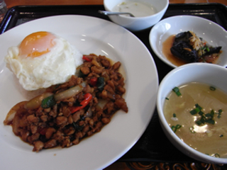 チキンバジル炒め