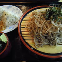 きのこ飯定食・ざるそば山椒おにぎりセット・青唐辛子の煮物