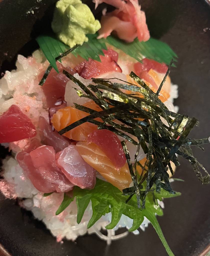 まかない海鮮丼