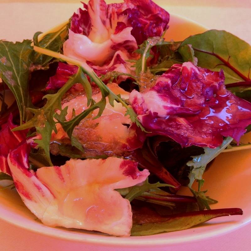 ベビーリーフのサラダ フランボワーズのドレッシング