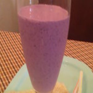 ブルーベリー味のスムージー