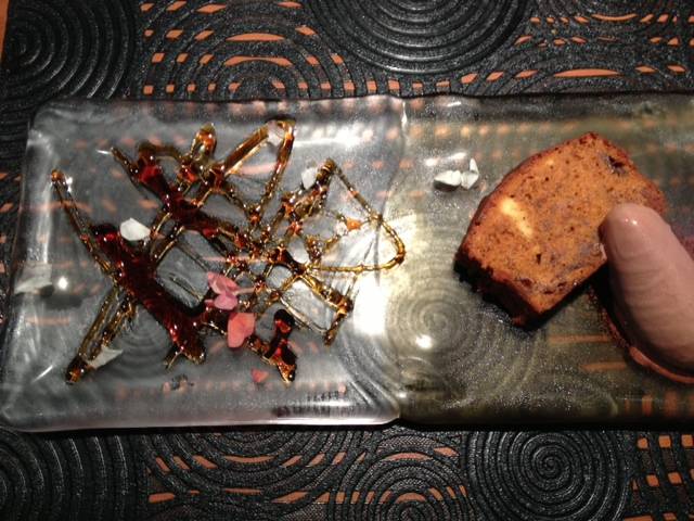 リンゴのパウンドケーキ、チョコアイス添え