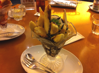 バナナとチョコのミルフィーユパフェ