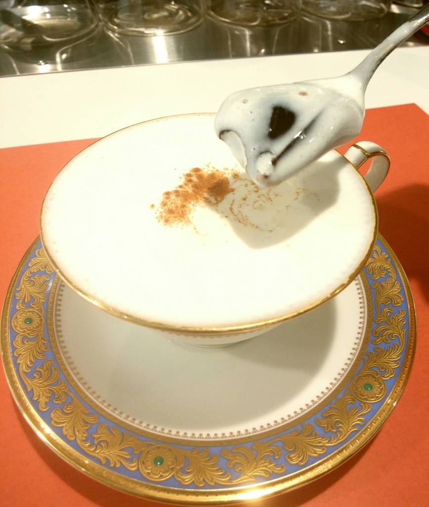 コーヒーゼリー　カプチーノ仕立て