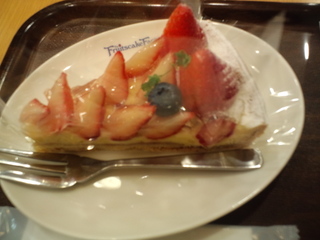 さくらももいちごのタルト