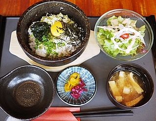 しらすと生海苔の石焼きごはん