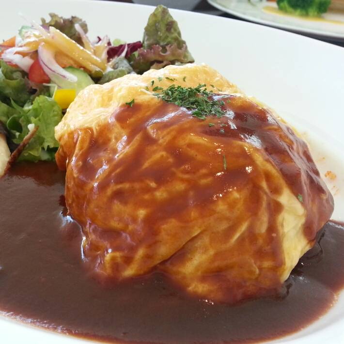 ふわとろ卵のオムライスプレート